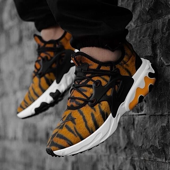 NIKE React Presto Unisex Running Shoes in ‘Tiger’ Print US W 6 / M 4.5 LIKE NEW - Picture 1 of 15